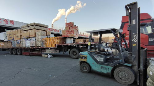 临邑县17米5平板货车拉货与专业装卸服务详解